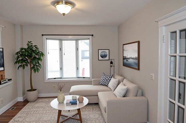 Building Photo - 34 Channing St Unit 1 Rental