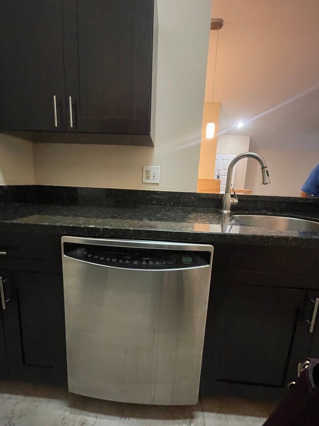 Photo - 2850 N Oakland Forest Dr Unidad 208