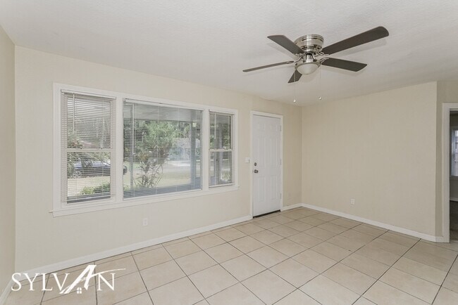 Photo - Experience the Lifestyle awaiting you!