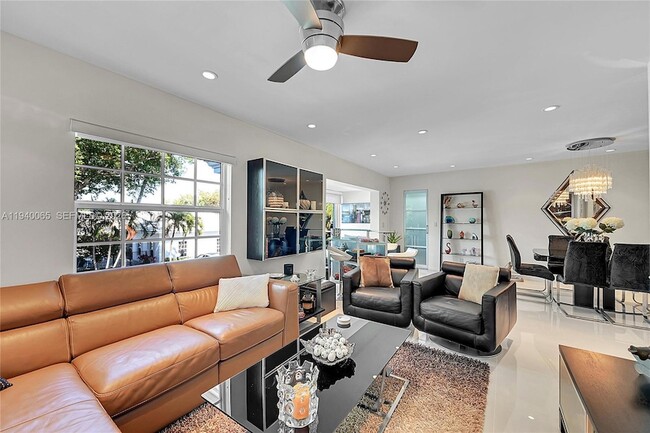 Building Photo - 6261 Bay Club Dr Unit 4