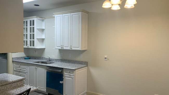 Room in Townhome on Presidents Dr