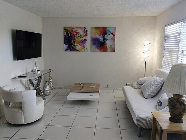 Photo - 2903 Victoria Cir Condo Unit J3