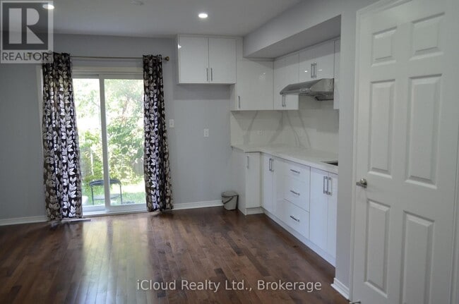Photo - 319 Aspendale Cres