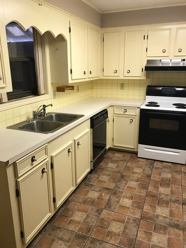 Building Photo - 2123 Jackson St Unit A