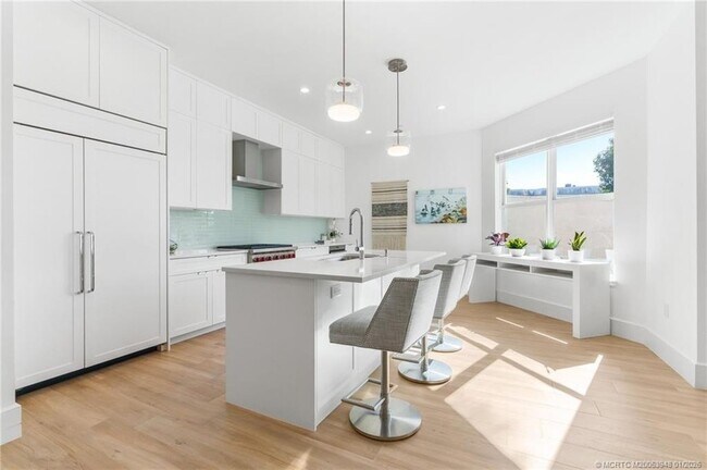 Photo - 55 SE Seminole St