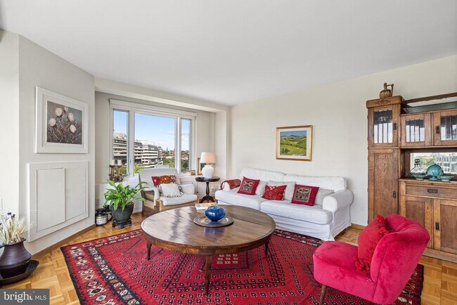 2475 Virginia Ave NW Unit 822