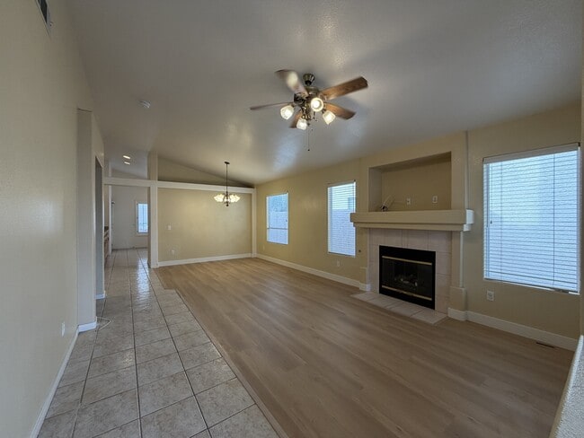 Photo - 3317 Moon River St