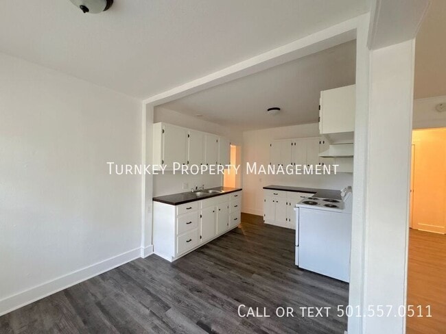 Photo - 5005 W 31st St