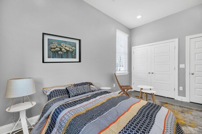 Photo - Bailey Row - 2105