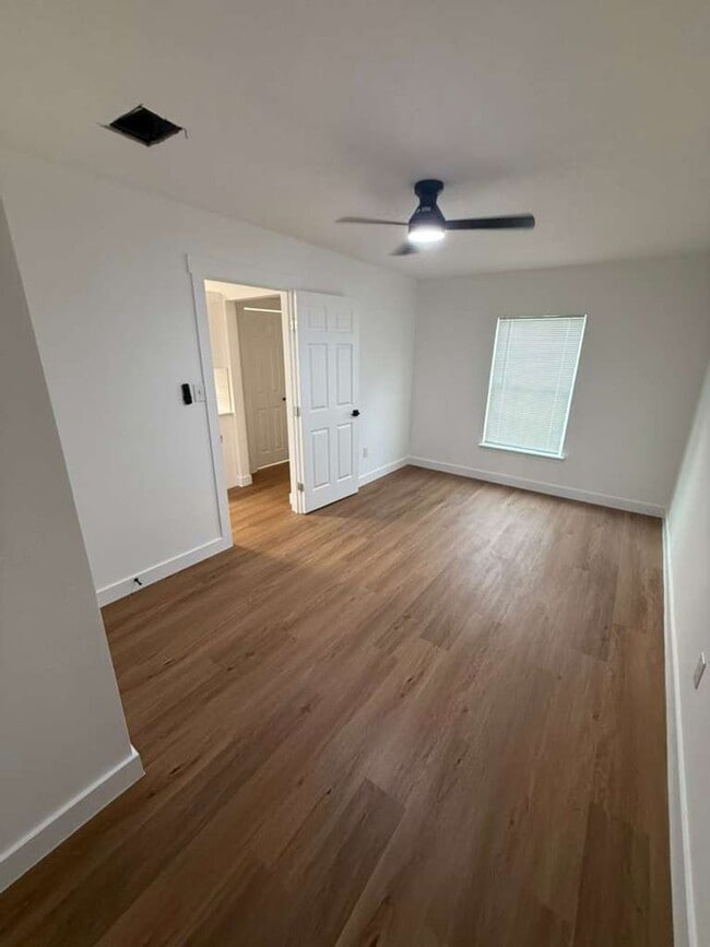 Photo - BEAUTIFUL HOME IN HOUSTON. MOVE IN READY!.
