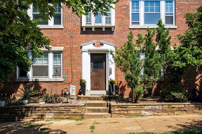 Building Photo - 6601 Alamo Ave Unit 2W