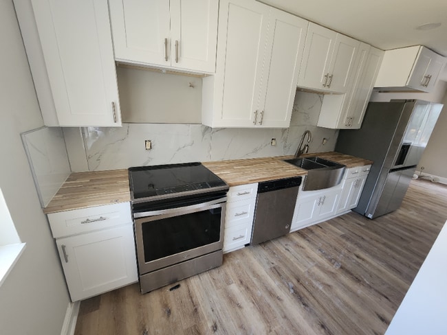Photo - 390 W Lake Ave NW Townhome
