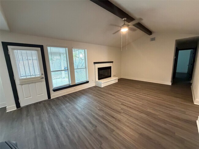 Photo - 15931 Kenbrook Dr