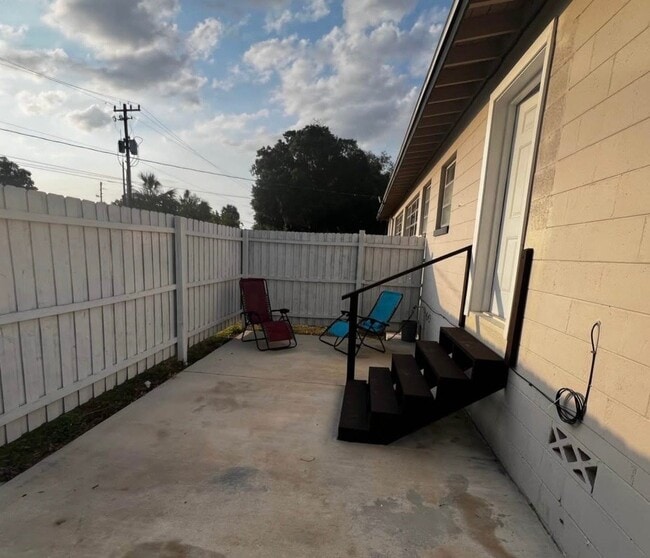 4024 Meadowbrook Ave