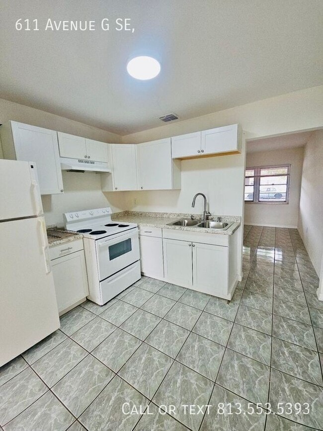 Photo - 611 Ave G SE