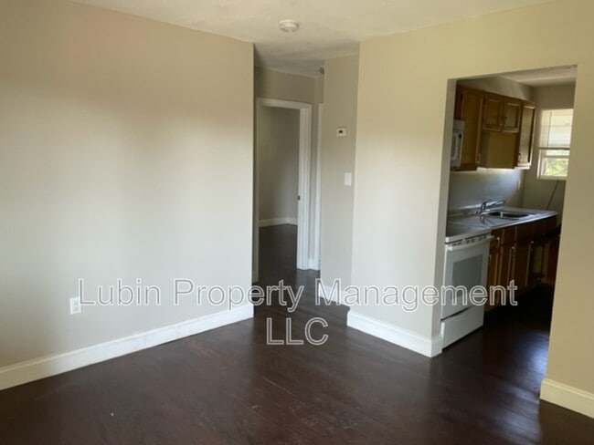 Photo - 1043 College St Unit Apt 19
