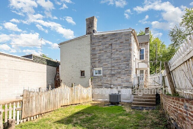 Photo - 321 W Mifflin St