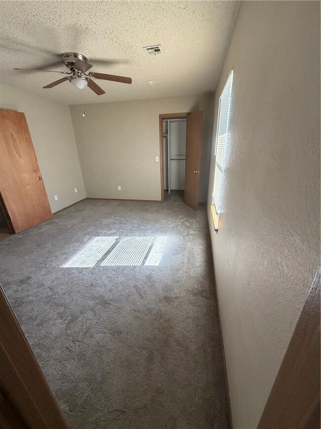 Photo - 2105 Oakwood Ave