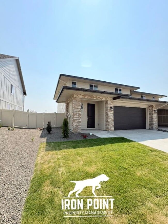 Building Photo - 8271 W White Willow St