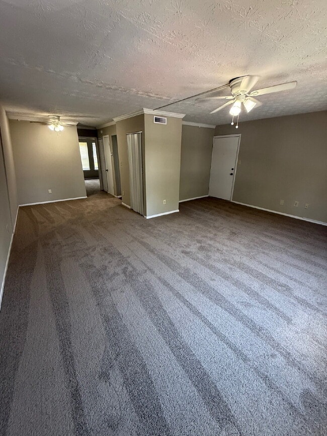Building Photo - Oversized 1 Bedroom Upstairs Apartment For Rent! Unit 235