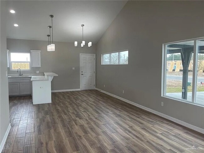 Photo - 605 Sparrow Rd Unit 1