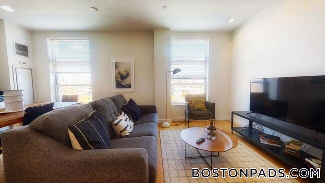 Photo - 601 Albany St Unit 404