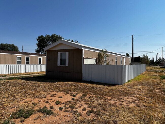 Photo - Elegant 3-Bed, 2-Bath Home for Rent: Move-...