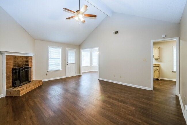 Photo - 250 Cross Point Cove