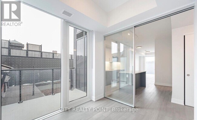 Photo - 664 Spadina Ave. Unité 214