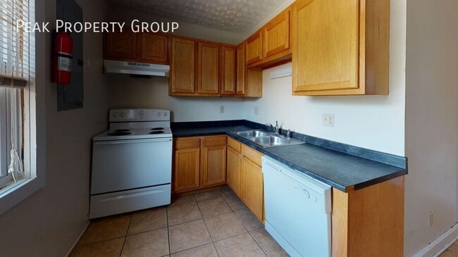 Photo - 1369 Indianola Ave