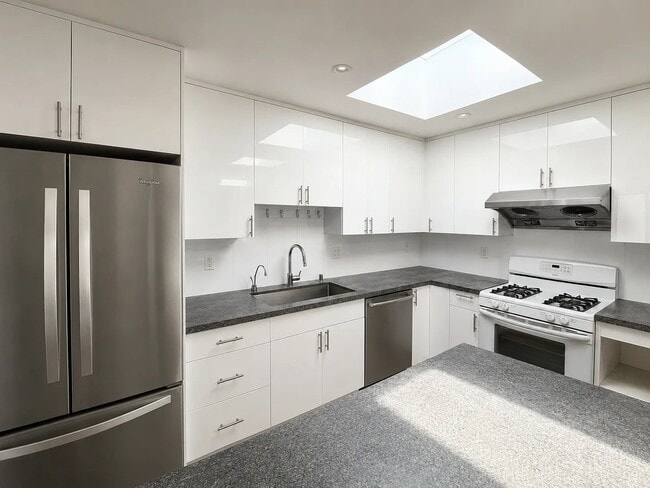Photo - 265 Lobos St