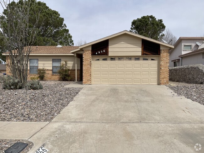 Building Photo - 4956 Beryl St Rental