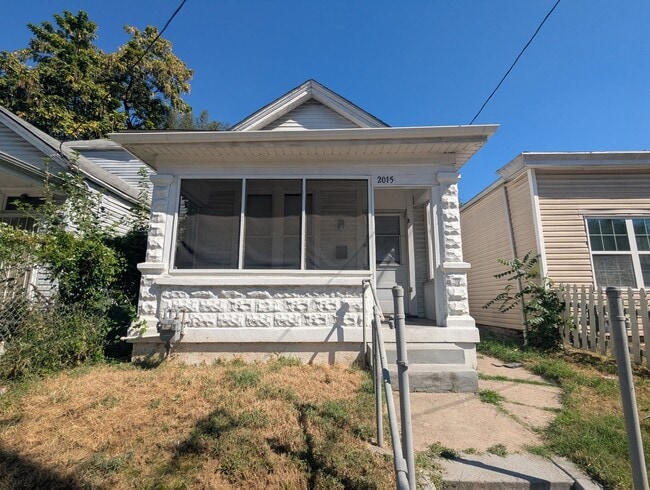 Building Photo - Gorgeous Updated 4 bedroom house!