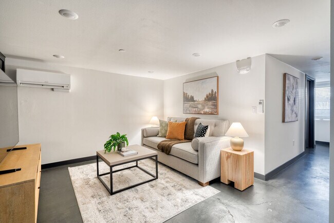 2312 NW Kearney St Unit SI ID1612038P