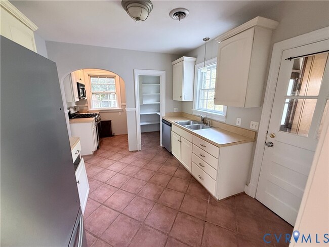 Photo - 1724 Wilmington Ave W