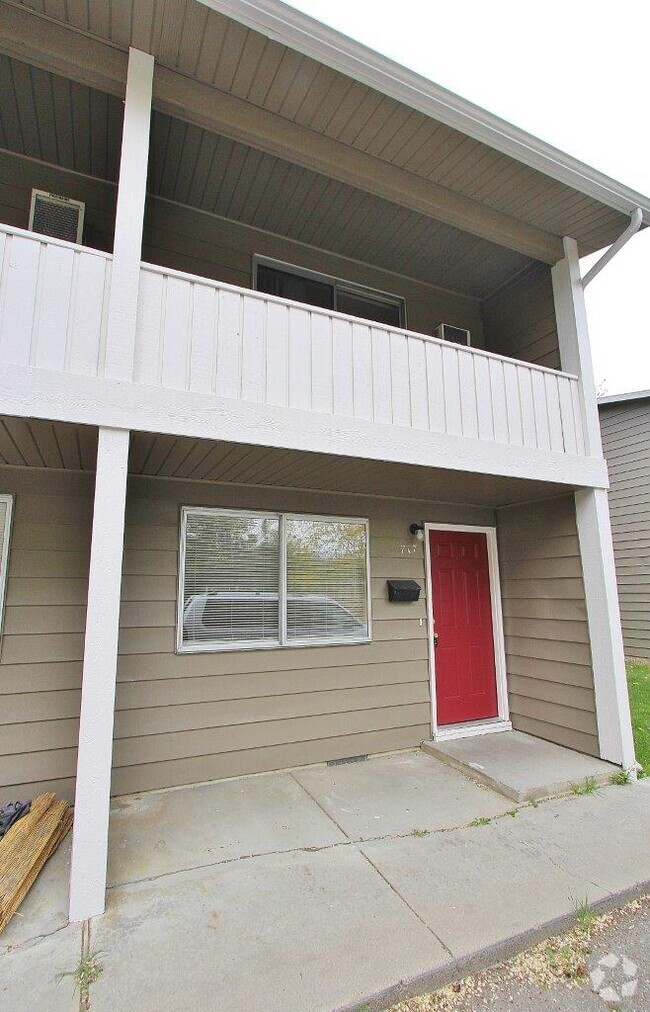 Building Photo - 717 N 28th St Rental