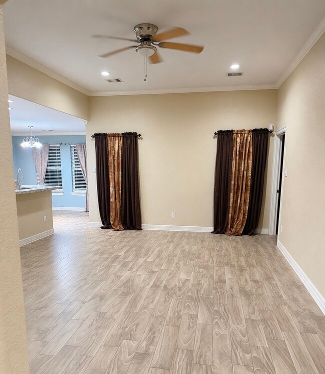 Photo - 107 N 3rd St
