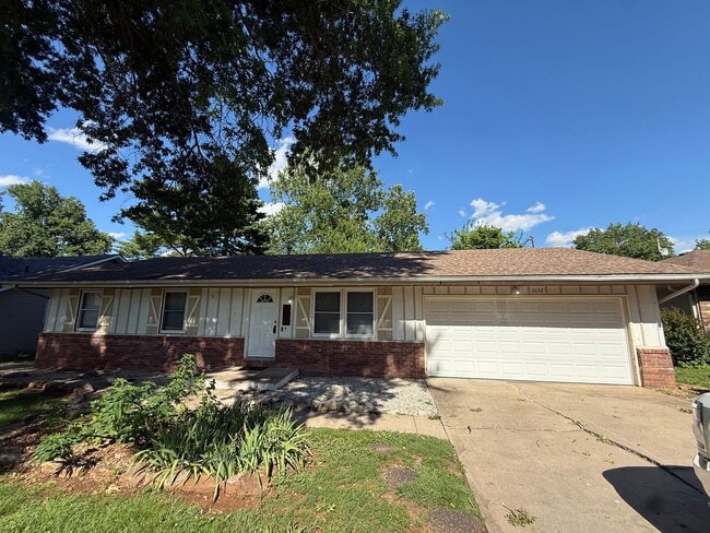 Photo - 4 Bed 2 Bath Springfield, MO