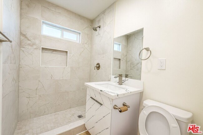 Photo - 1189 W 36th Pl Unit 2