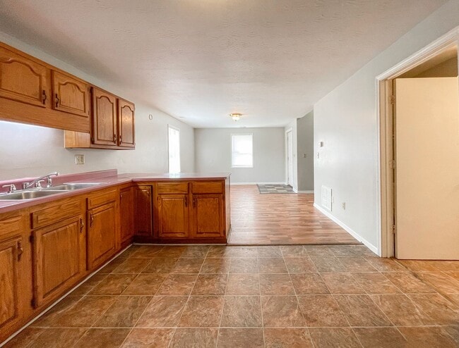 Photo - 114 E 8th St Unit Apt 2
