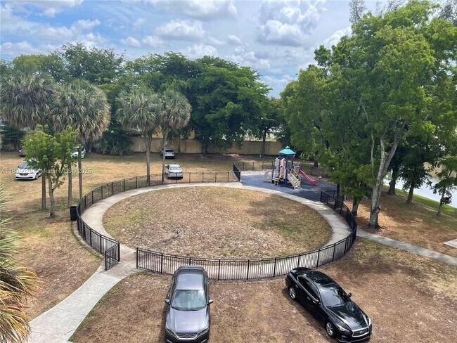 Photo - 10000 NW 80th Ct Unidad 2424