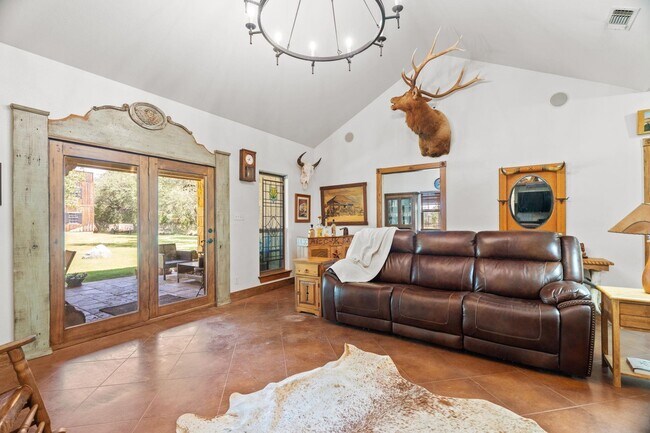 Photo - 102 Camm Lary Cir