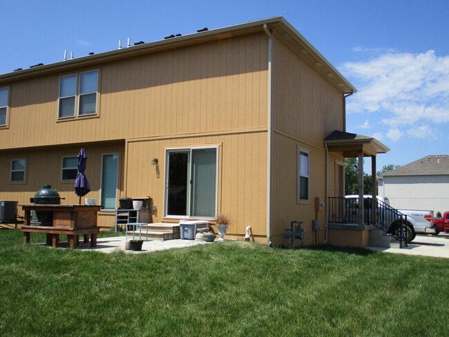 Photo - 613 S Meadowbrook St