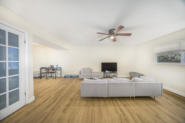 Photo - 1520 Pullen Rd