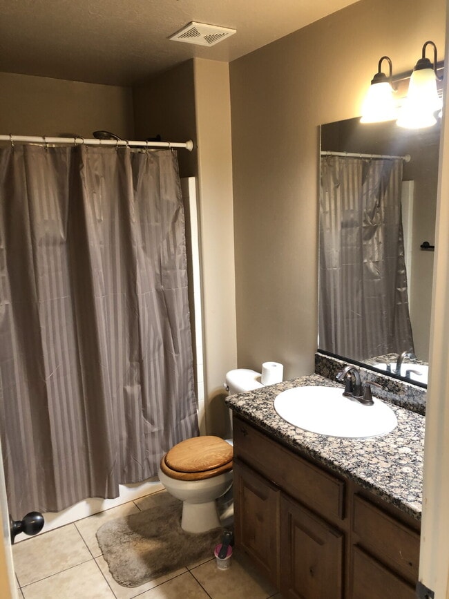 Photo - "Spacious 3-Bedroom Townhouse Retreat with 2.5 Baths in the Heart of Washington, UT!" Unit 6