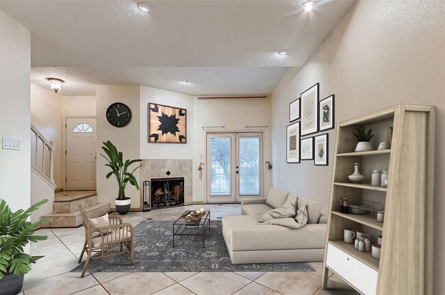 Building Photo - 7350 Kirby Dr Unit 5