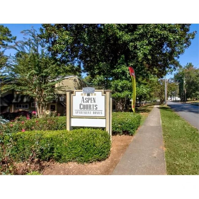 Photo - Room in Apartment on Stanton Rd SW