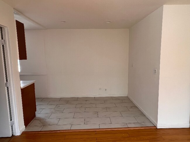 Photo - 293 N Hill Ave Unit 2