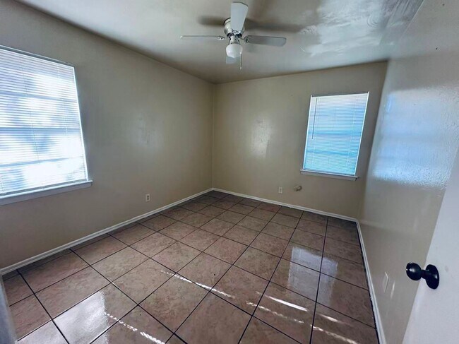 Photo - Beautiful 3 bedroom in Garland!