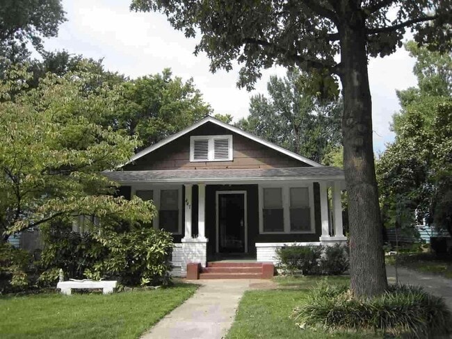 Building Photo - 447 Dickinson St